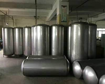 不锈钢圆柱水箱生产厂家